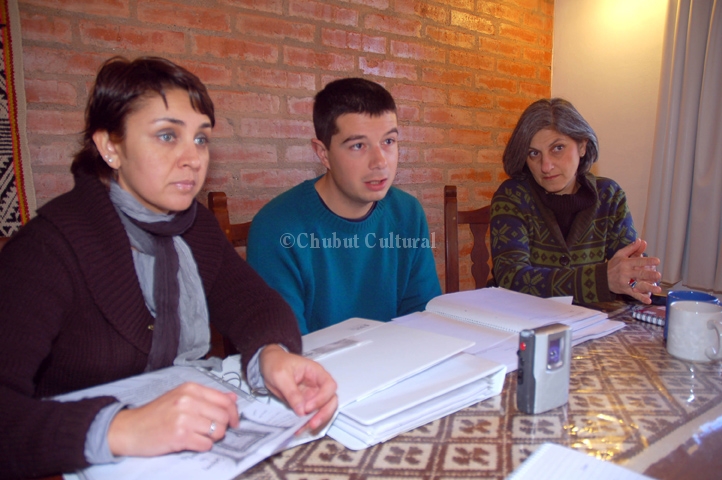 «Golpean la Puerta» se abre a la literatura