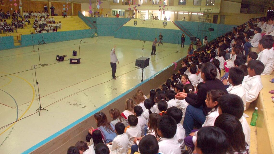 Escuelas Municipales Cantan