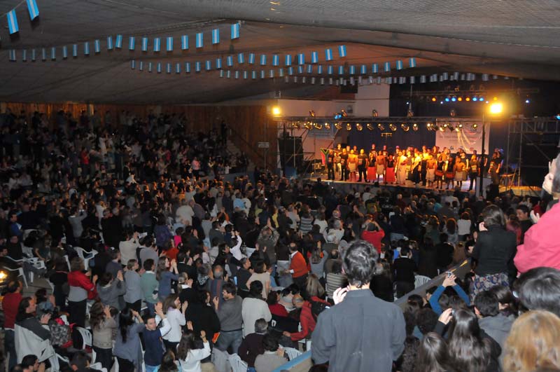 Cierre del simposio a todo ritmo y movimiento