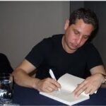 Guillermo Martínez cierra el ciclo Verano Planeta 2012