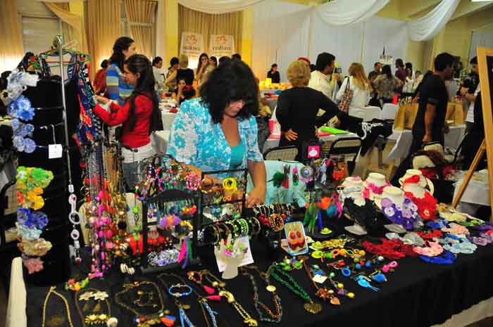 Conquistarte: Expo mujer; color, ritmo y mucha gente