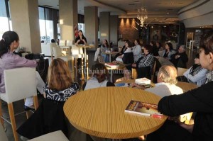 CHARLA LITERARIA EL DOMINGO 6