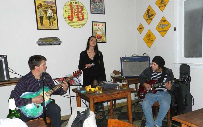 La “Radio Andariega” pasó por el Bar Urquía