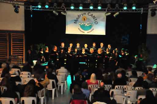 En marcha, el Madryn Canto 2012