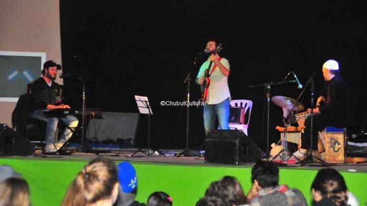 EkekoDúo despide el año en Gaiman