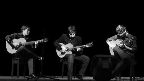 Un encuentro.Tres guitarras