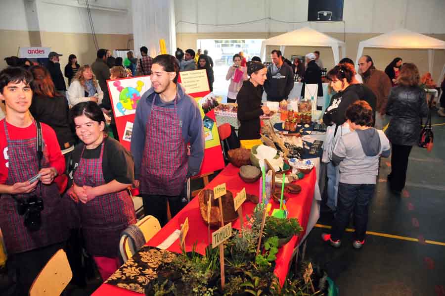 HOY DOMINGO CIERRA MADRYN AL PLATO A PURO SABOR