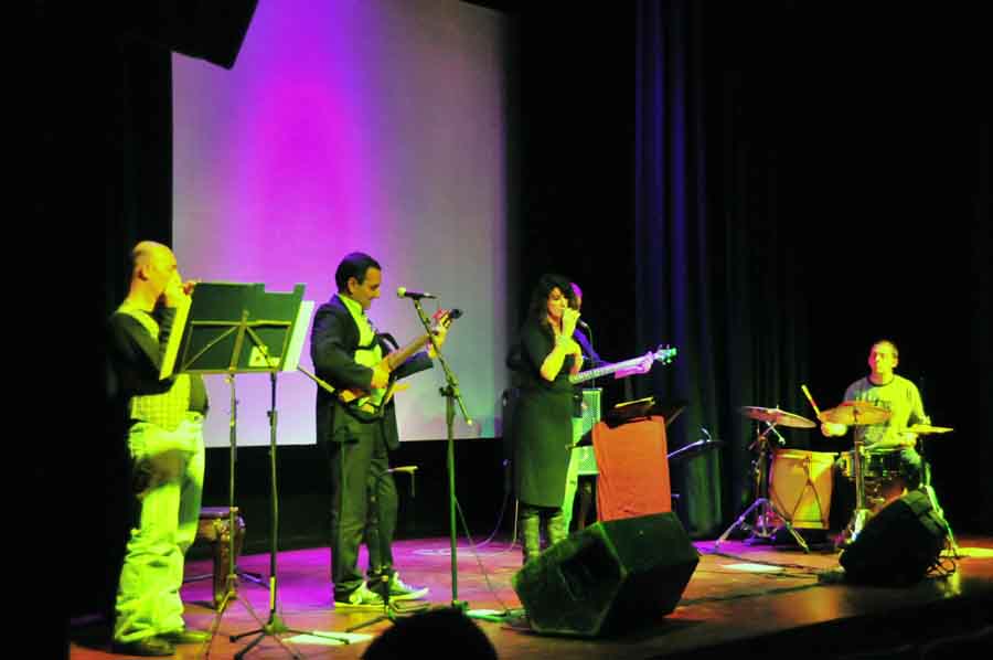 La «Piojo» Zappia presentó su «Ojalá» con ritmo y sangre latinoamericano