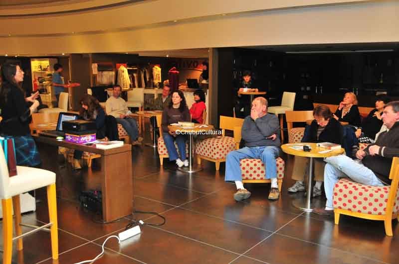 ULTIMA CHARLA LITERARIA DEL AÑO CON CENA Y DESPEDIDA