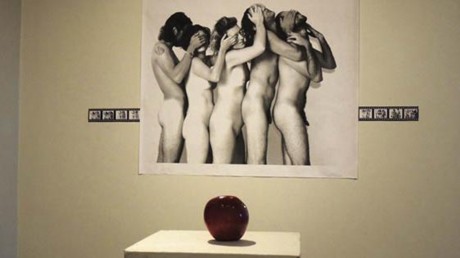 La artista “Veroka” Velázquez inauguró “La fruta prohibida”