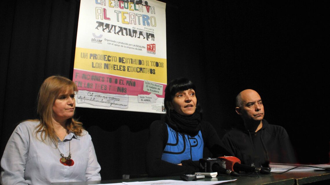 8º  AÑO DE LA ESCUELA VA AL TEATRO