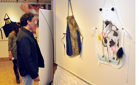 RECIBEN OBRAS PARA LA MUESTRA DE MADRYN AL PLATO