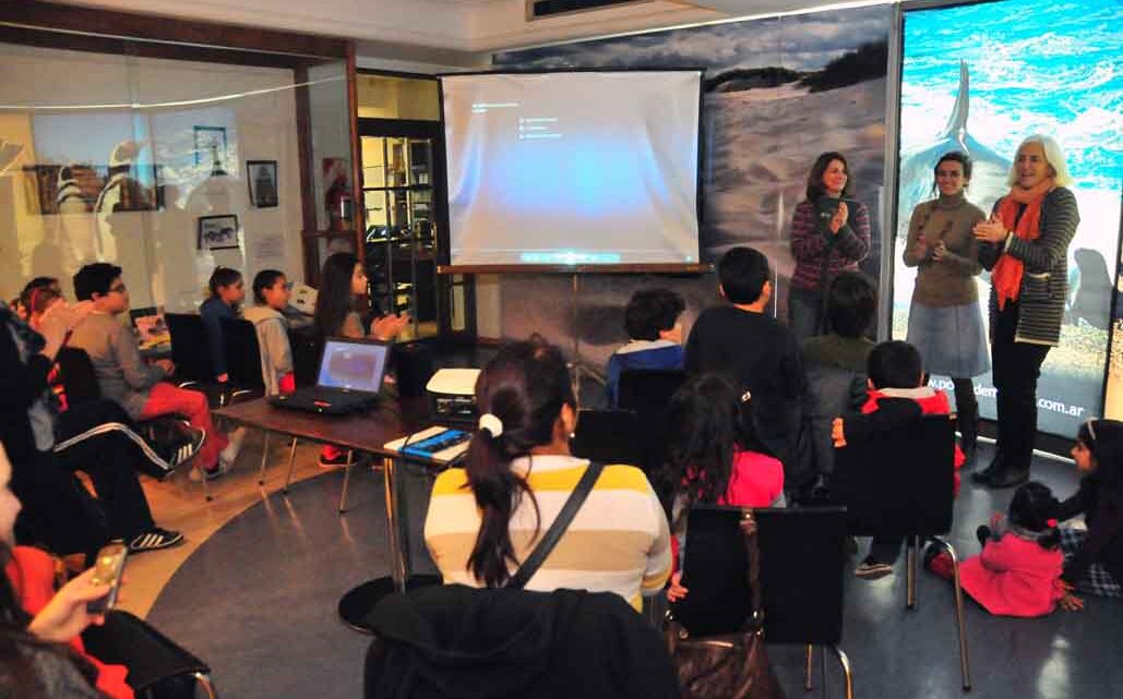 PRESENTARON  » VACACIONES EN POLLERAS » EN EL PORTAL DE MADRYN