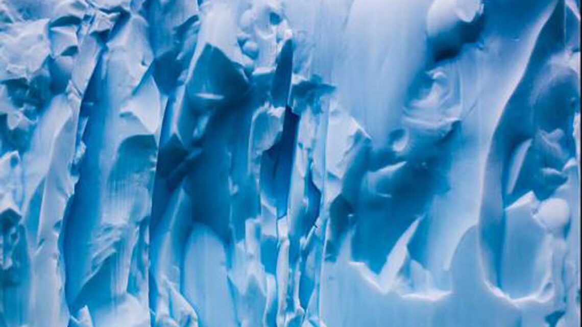 GIAGANTE  «ANTARTIDA EL DESIERTO DE LOS AZULES INFINITOS «