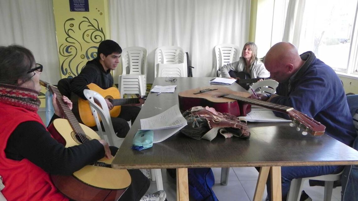 TALLERES CULTURALES Y EDUCATIVOS