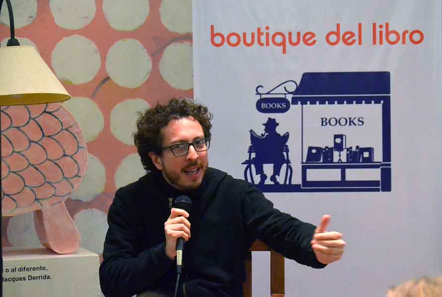 LUCIANO SARACINO EN EL PORTAL DE MADRYN