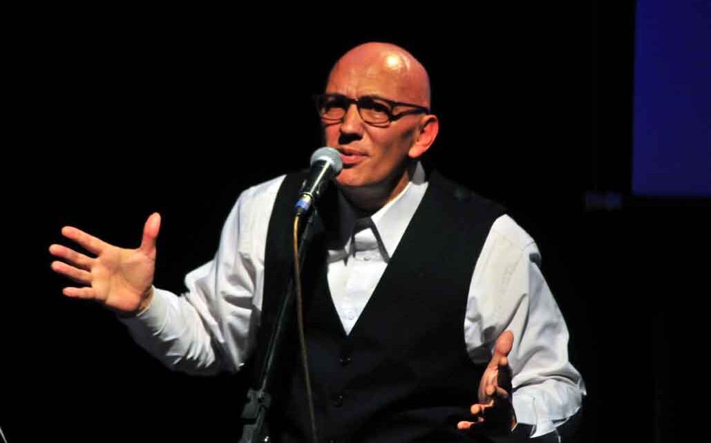 CARLOS VIDAL PRESENTA “INTIMO” EN EL UNO Y LA BELLEZA