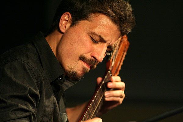 “EL CANTO DEL VIENTO”  EN EL UNO Y LA BELLEZA