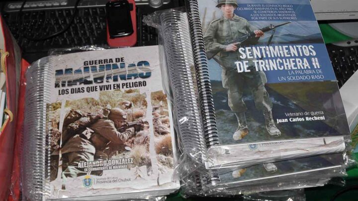 SE PRESENTARON DOS LIBROS SOBRE MALVINAS EN SISTEMA BRAILLE
