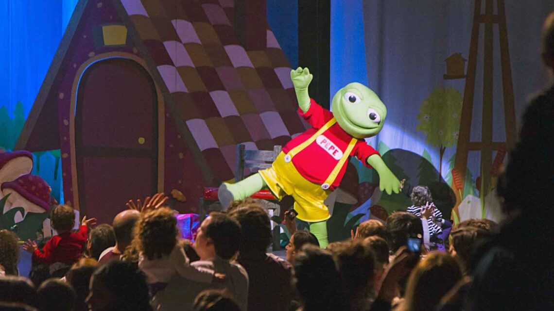 TEATRO INFANTIL CON EL SAPO PEPE EN LAS CUATRO ESTACIONES