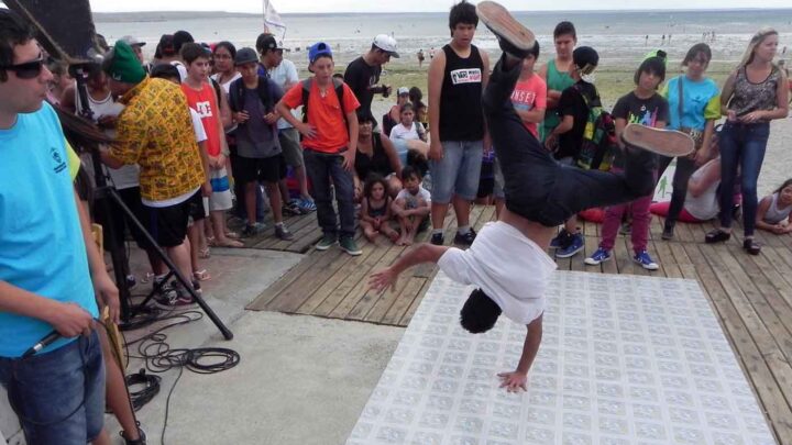 EXITOSA MOVIDA CULTURAL DE HIP HOP EN EL PARADOR MUNICIPAL