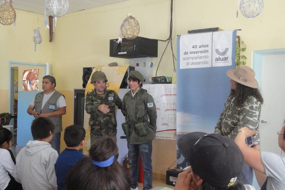 VETERANOS DE MALVINAS Y ALUMNOS SECUNDARIOS EN TELSEN Y SEPAUCAL