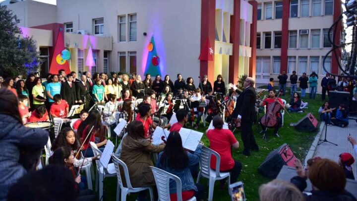 CONCIERTO NAVIDEÑO EN EL JARDÍN DEL MUNICIPIO