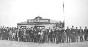 Gelesen_Bayer_patagonien_sociedad_obrera_public_domain