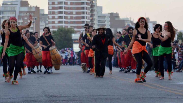 CARNAVAL, RITMO Y COLOR