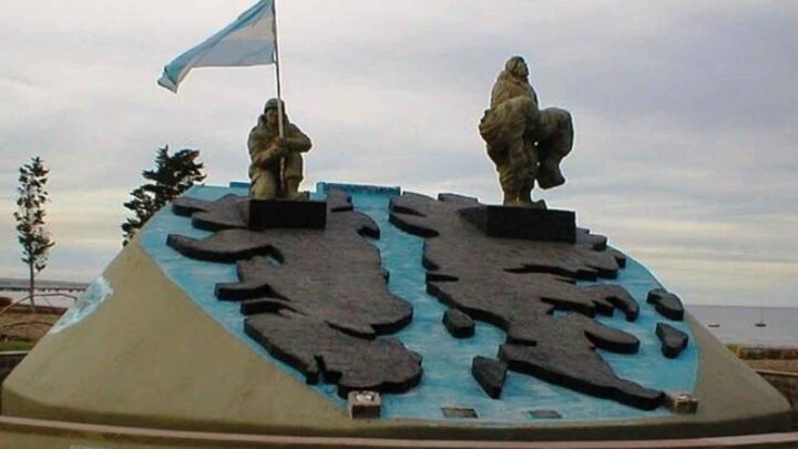 VIGILIA DEL DÍA DEL VETERANO Y DE LOS CAÍDOS EN MALVINAS