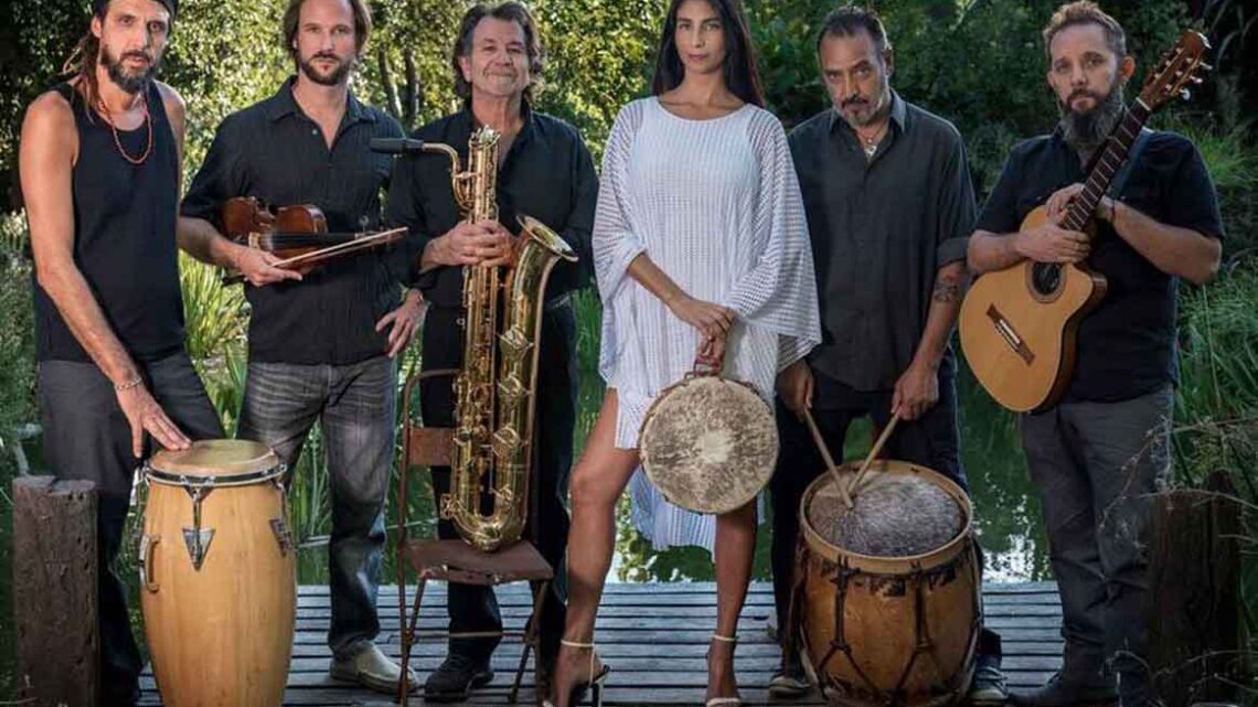 CAROLINA PELERITTI APUESTA A SU REPERTORIO DE CANCIONES POPULARES