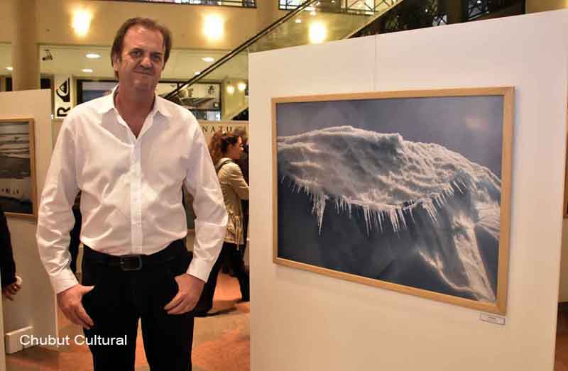 «SUR ,VIAJE A LO NATURAL» ESTA EXPUESTA EN EL PORTAL DE MADRYN