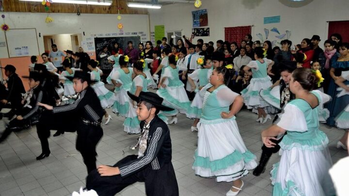 BALLET EN EL CC QUEMÚ Y COROS EN EL C DE JUBILADOS