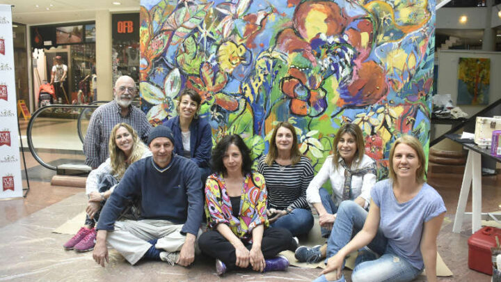 OCHO ARTISTAS UNA OBRA