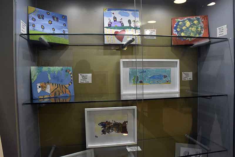 CASA TALLER POETAS DEL COLOR INAUGURARON EN EL SHOPPING