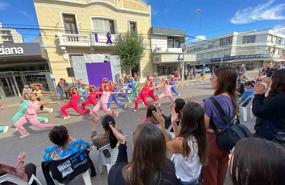 CONTINÚAN LAS ACTIVIDADES POR EL MES DE LA MUJER TRABAJADORA CONTINÚAN LAS ACTIVIDADES POR EL MES DE LA MUJER TRABAJADORA