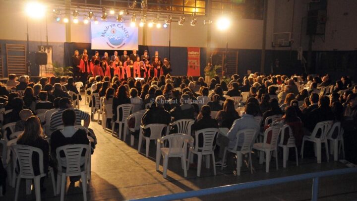 Comenzo el » Madryn Canto 2010 «