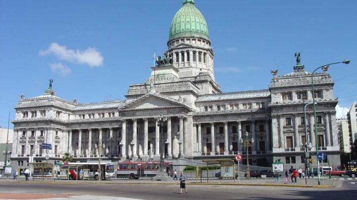 El artista Yagui presenta su obra en Buenos Aires