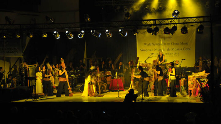 Música autóctona sobre el escenario
