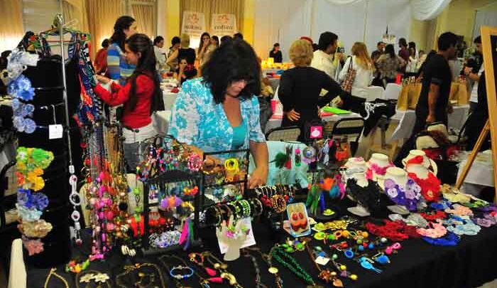 Conquistarte: Expo mujer; color, ritmo y mucha gente