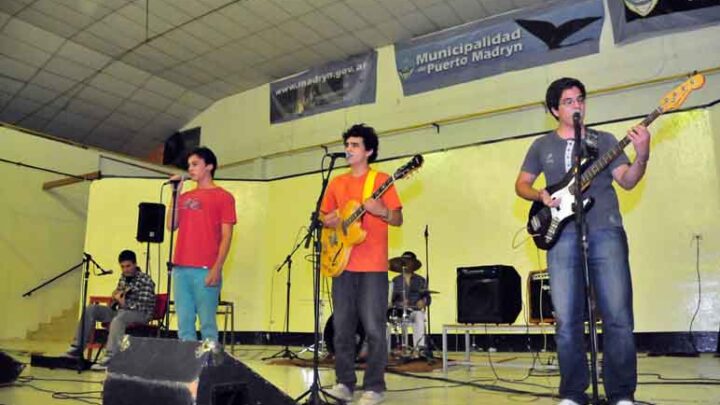 El festival solidario «Madryn x Madryn» reunió unos 1.500 kilos en donaciones