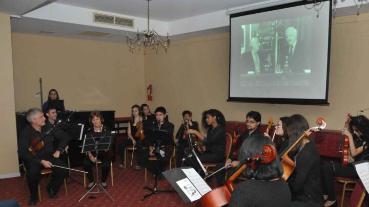 “UN CONCIERTO DE PELICULA “ EN EL HOTEL AUSTRALIS YENE HUE