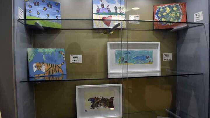 CASA TALLER POETAS DEL COLOR INAUGURARON EN EL SHOPPING